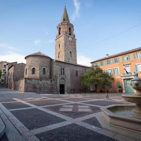 Magnifique Studio Au Coeur Historique De Fréjus Buitenkant foto